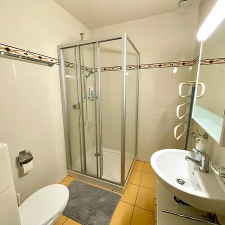 A 7 Minutes De La Gare De * Лозанна